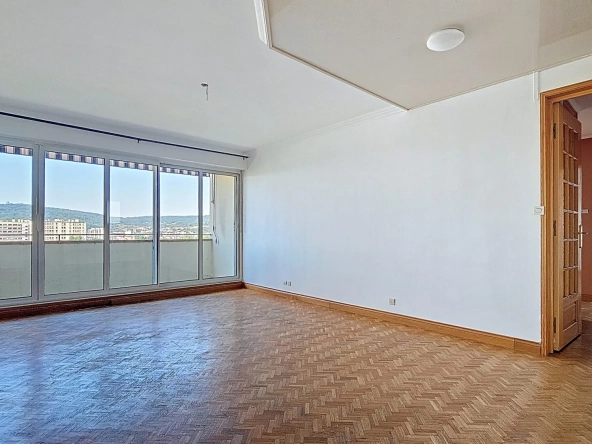 Appartement 4 pièces avec stationnements et balcons à Metz-Nord