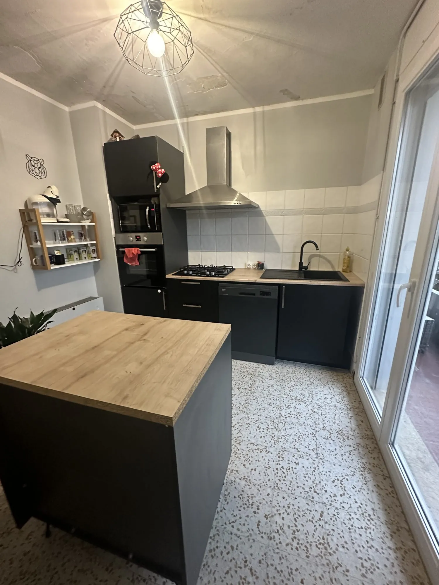 Appartement à vendre à Lunel de 75 m² avec balcon et cave 
