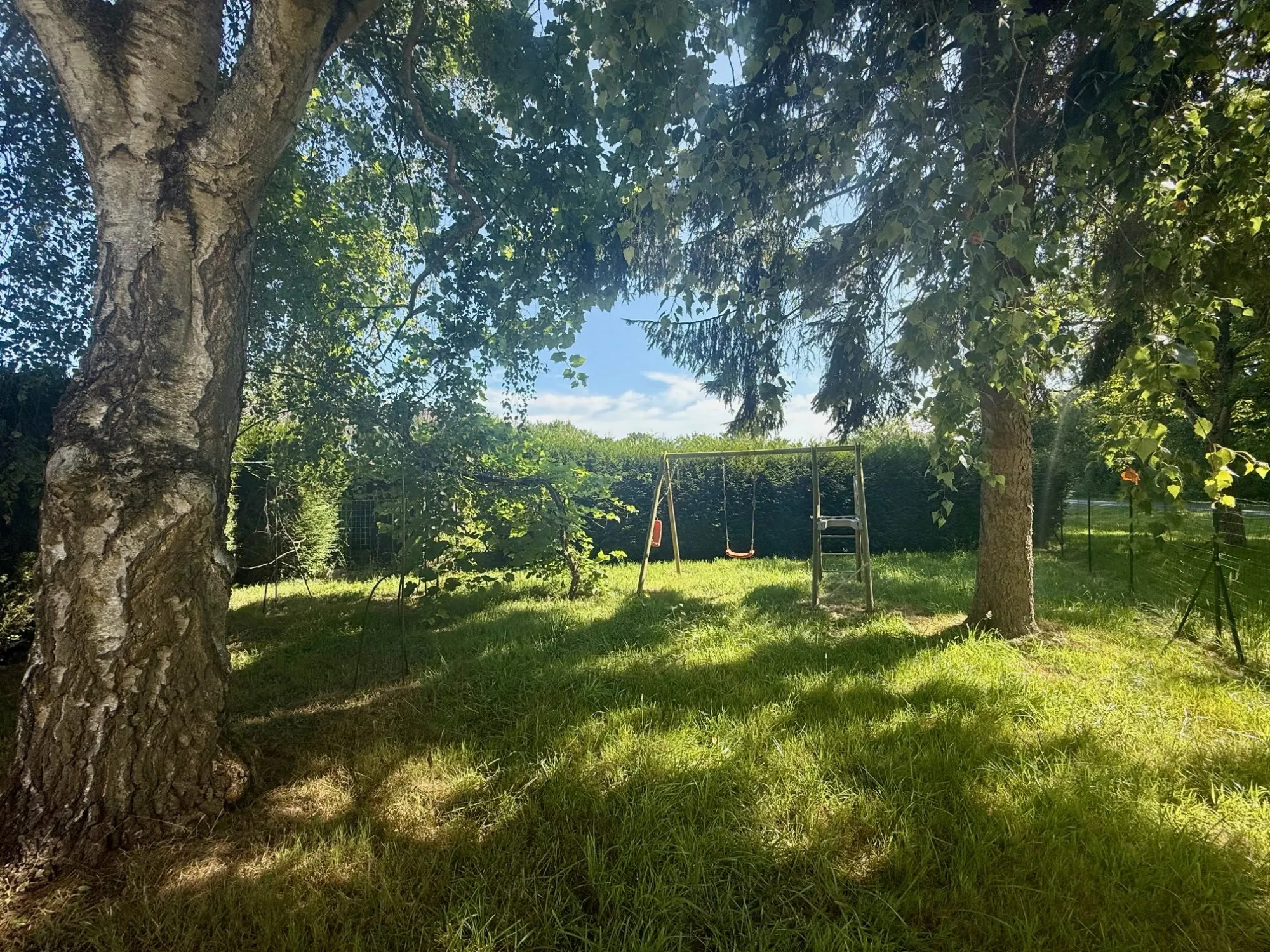 Maison individuelle lumineuse de 119 m² à Coucy-le-Château avec grand terrain 