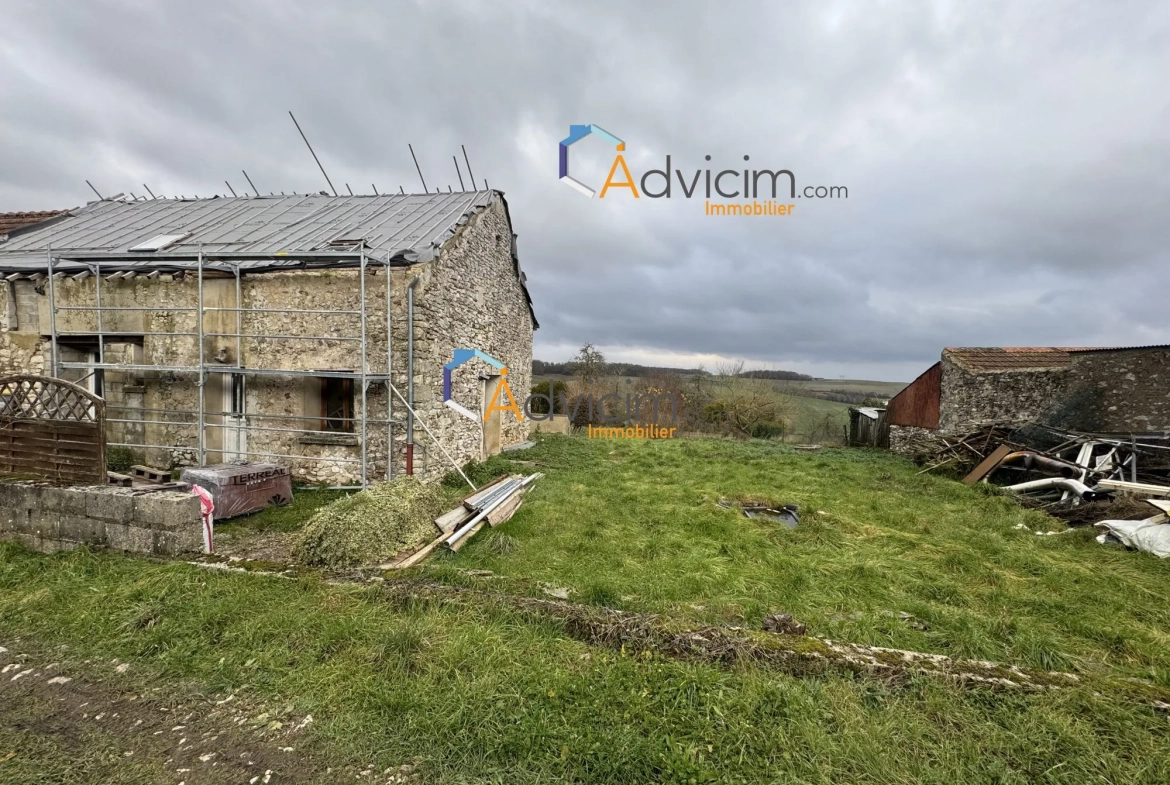Maison à rénover de 90 m² à Montbazin avec terrasse et parking - Opportunité d'investissement 