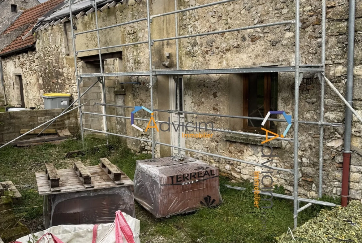 Maison à rénover de 90 m² à Montbazin avec terrasse et parking - Opportunité d'investissement 