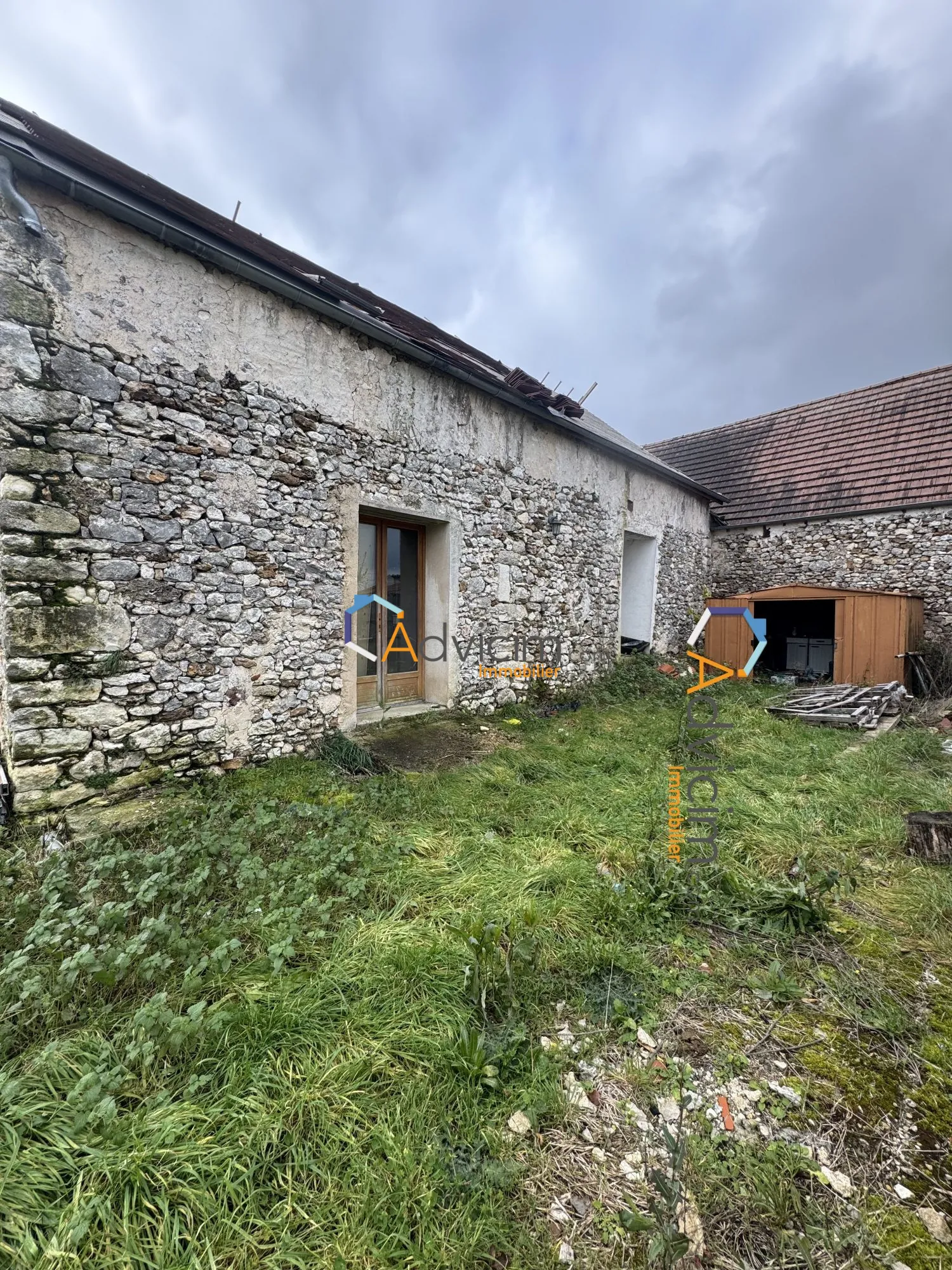 Maison à rénover de 90 m² à Montbazin avec terrasse et parking - Opportunité d'investissement 