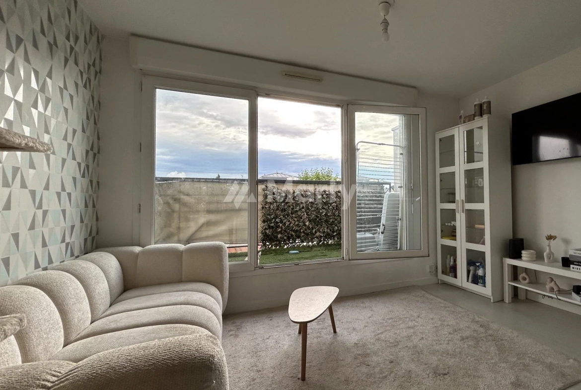 Appartement 2 pièces avec terrasse et double stationnement à Franconville 