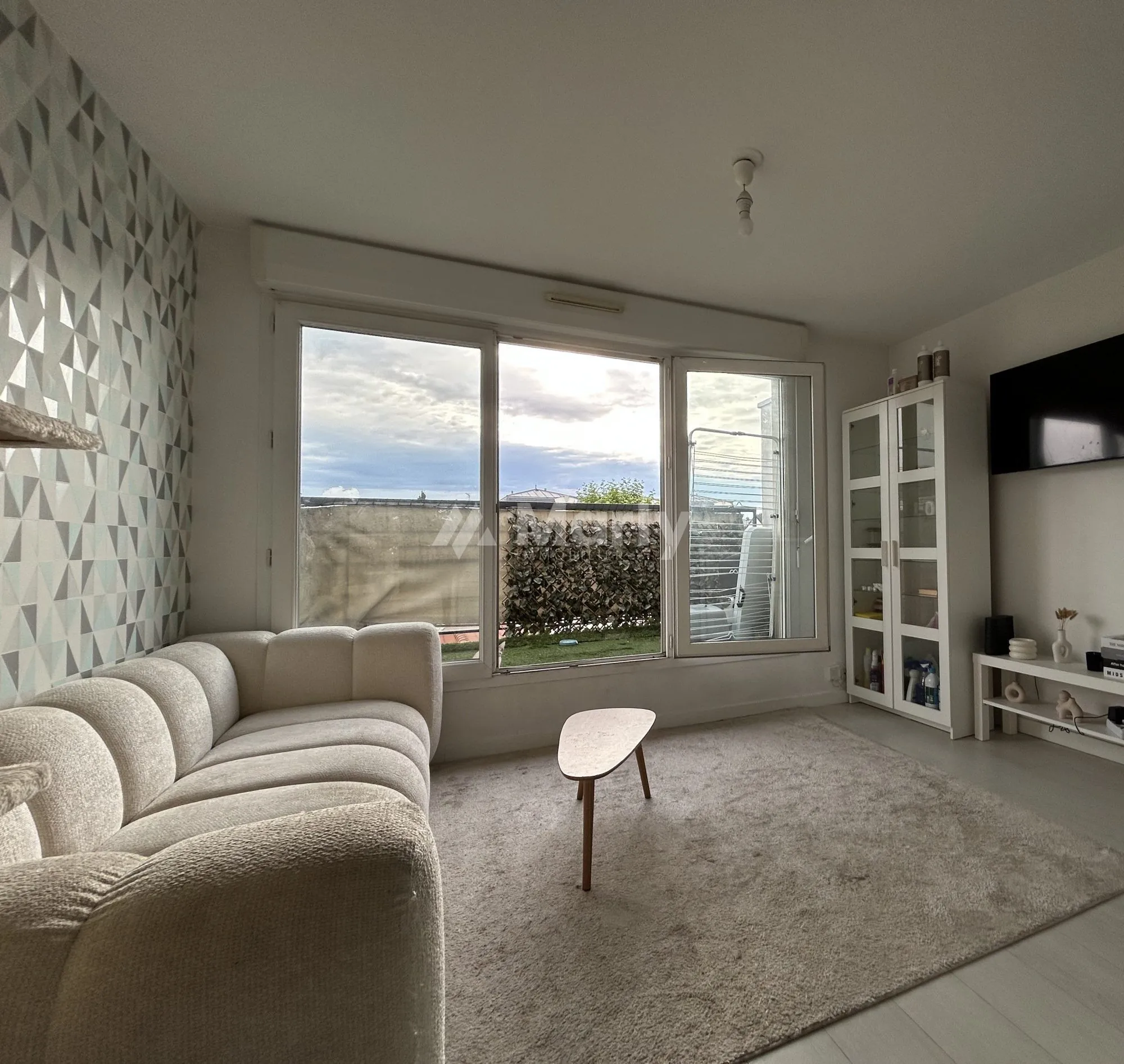 Appartement 2 pièces avec terrasse et double stationnement à Franconville 