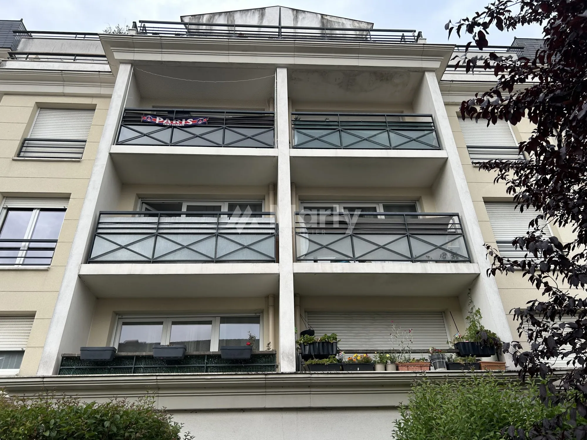 Appartement 2 pièces avec terrasse et double stationnement à Franconville 