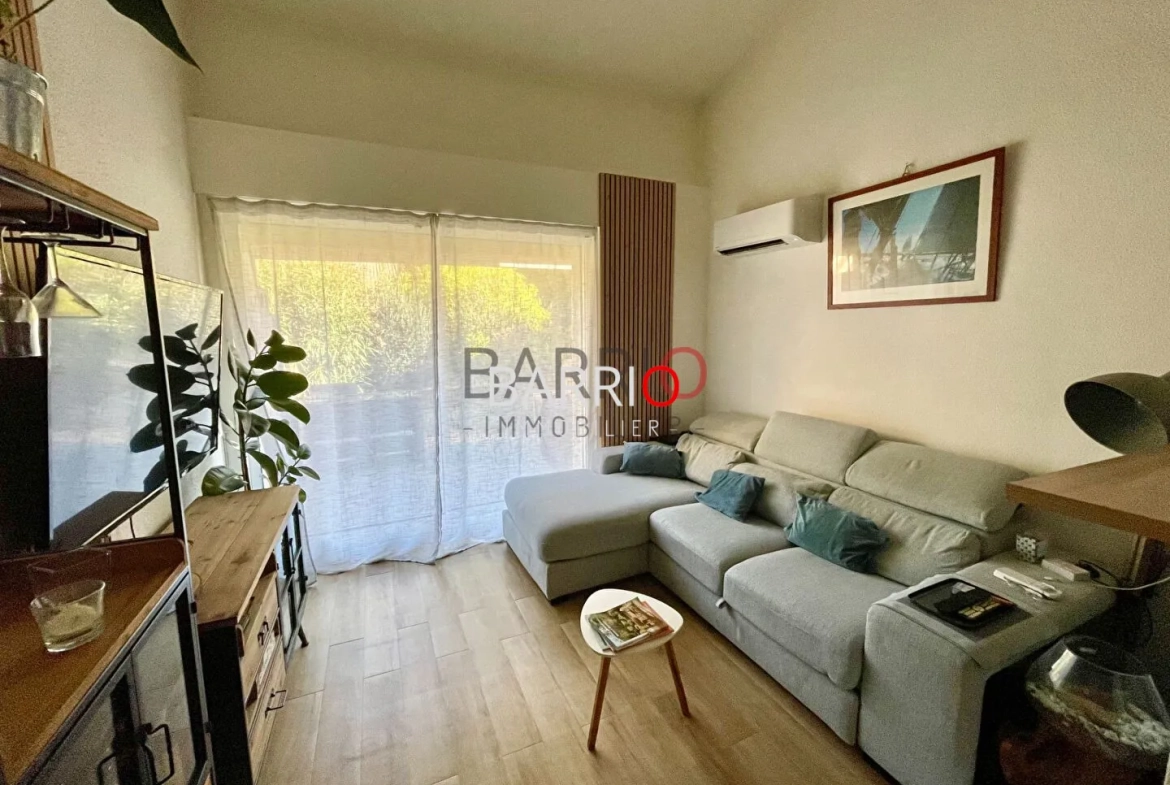 Appartement rénové avec terrasse et piscine à Saint-Cyprien Proche Golf 