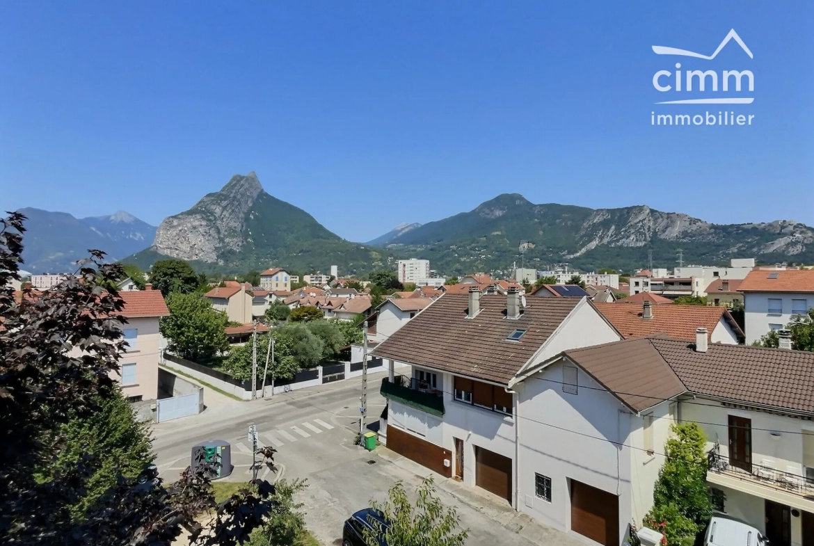 Bel appartement T3 rénové avec vue exceptionnelle à Fontaine 