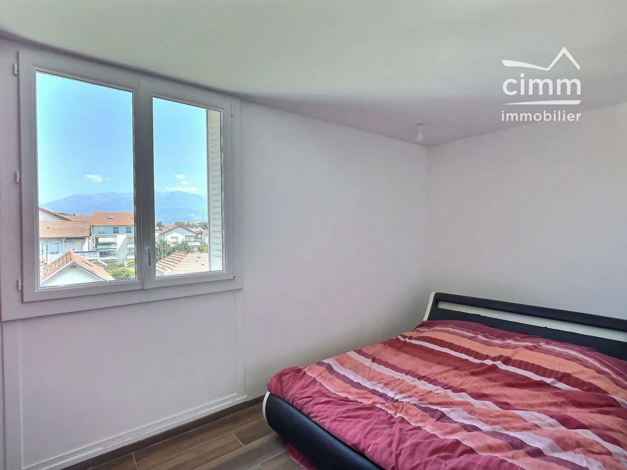 Bel appartement T3 rénové avec vue exceptionnelle à Fontaine 