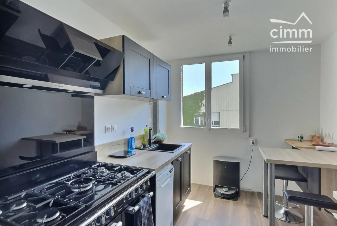 Bel appartement T3 rénové avec vue exceptionnelle à Fontaine 