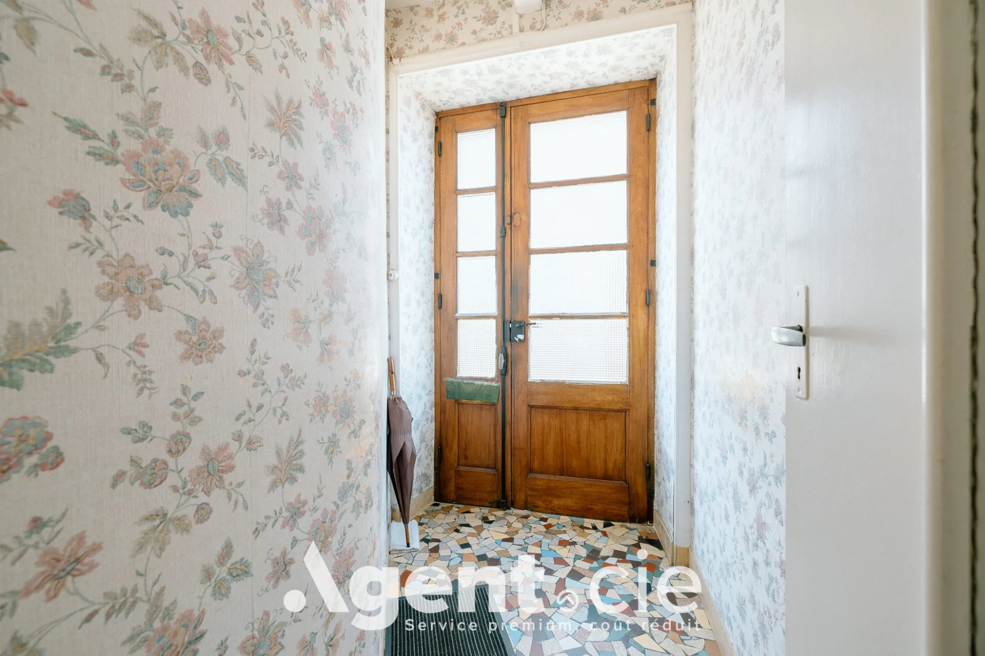 Maison à vendre à Saint-Vaast-la-Hougue, charmante ville côtière avec potentiel de rénovation 
