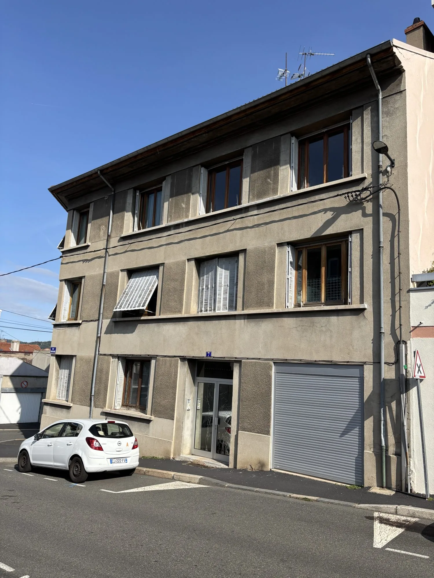 Appartement T2 à vendre à Firminy – 47,45 m², rénovable, proche commodités 
