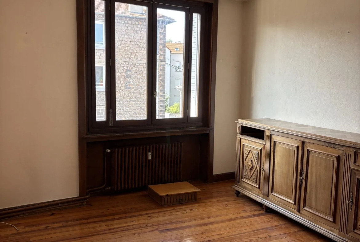 Appartement T2 à vendre à Firminy – 47,45 m², rénovable, proche commodités 