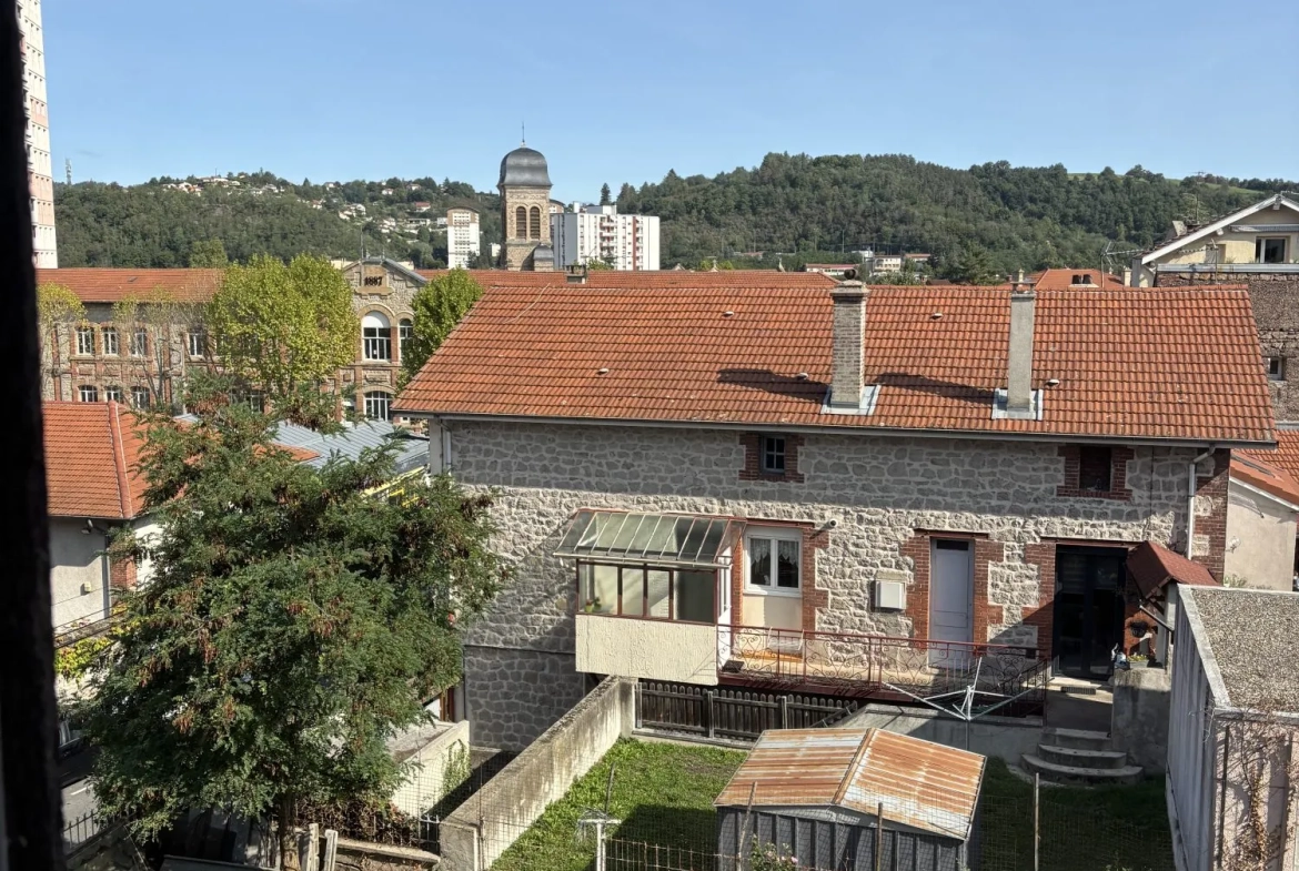 Appartement T2 à vendre à Firminy – 47,45 m², rénovable, proche commodités 