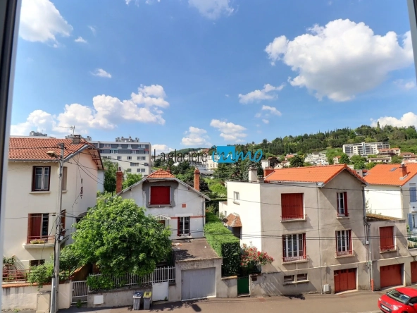Appartement 68 m² à Clermont-Ferrand secteur Montjuzet avec cave, à rénover