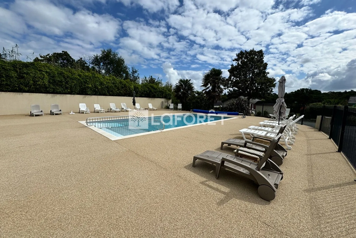 Charmant chalet meublé avec piscine à Pont l'Abbé, résidence de vacances 