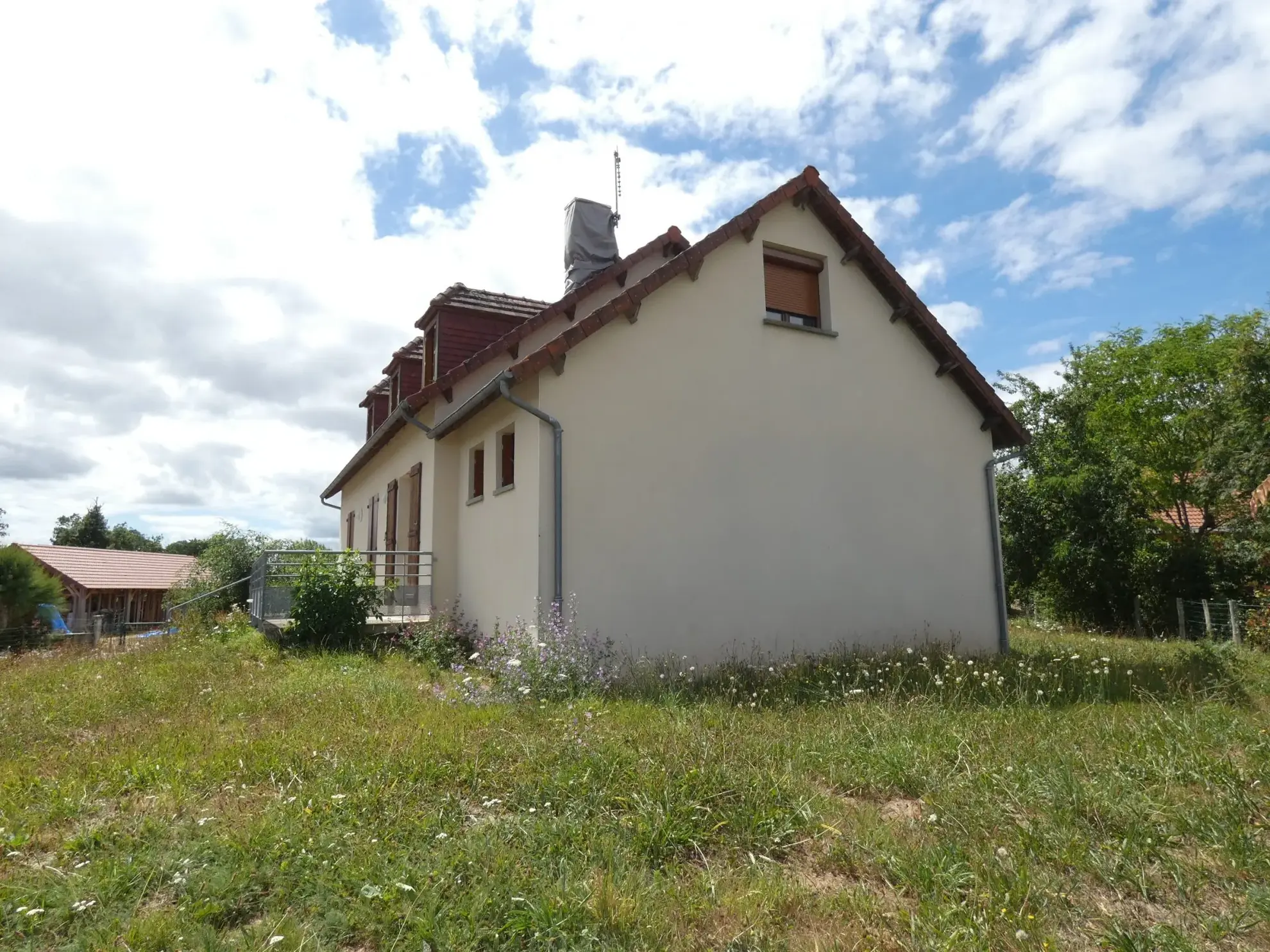Belle maison avec sous-sol et jardin à Jarnages, proche Guéret 