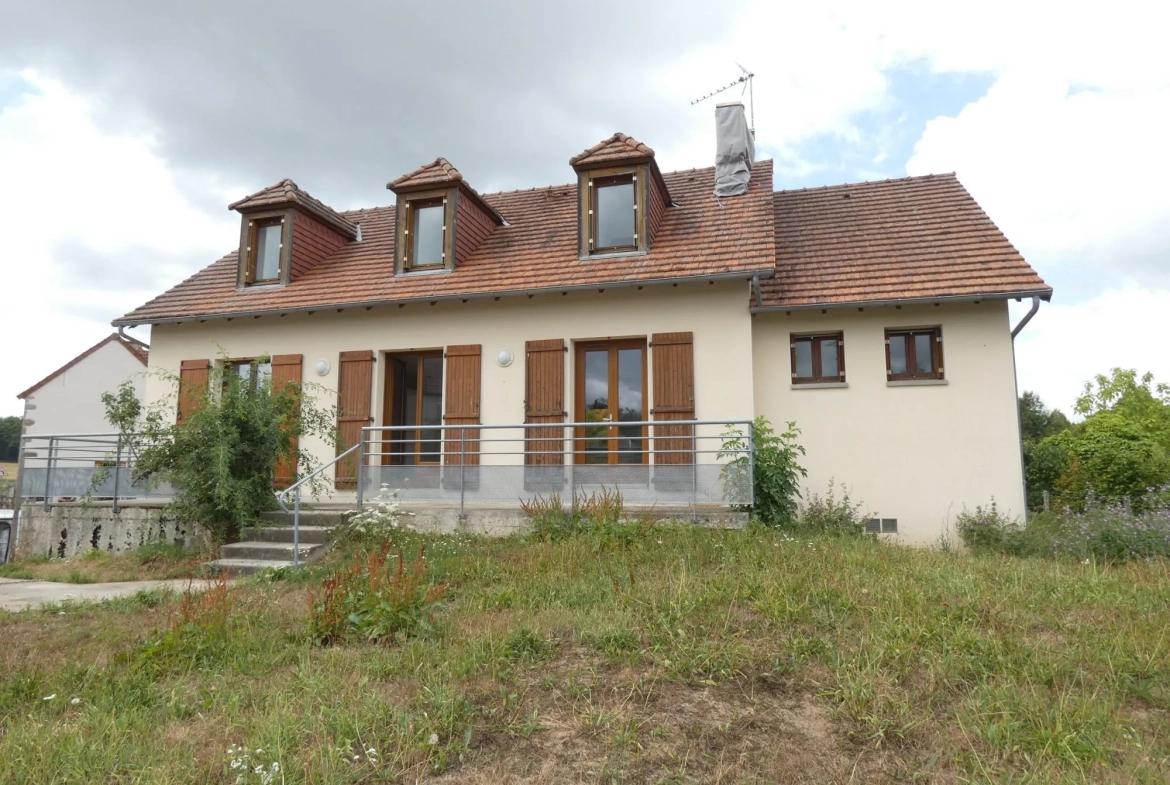 Belle maison avec sous-sol et jardin à Jarnages, proche Guéret 