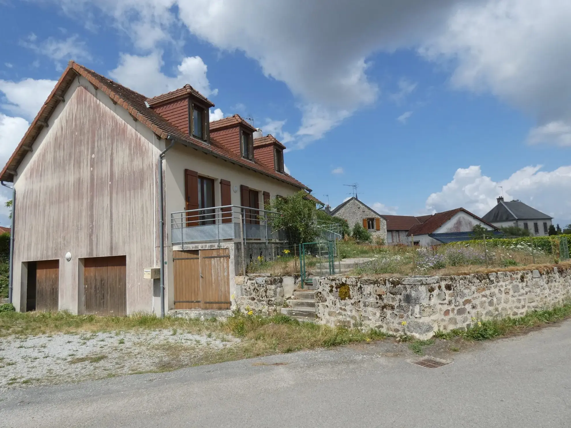 Belle maison avec sous-sol et jardin à Jarnages, proche Guéret 