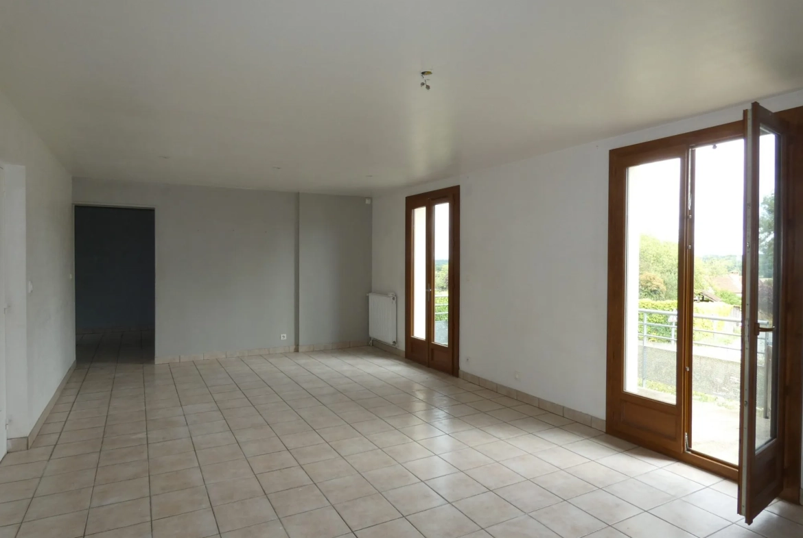 Belle maison avec sous-sol et jardin à Jarnages, proche Guéret 