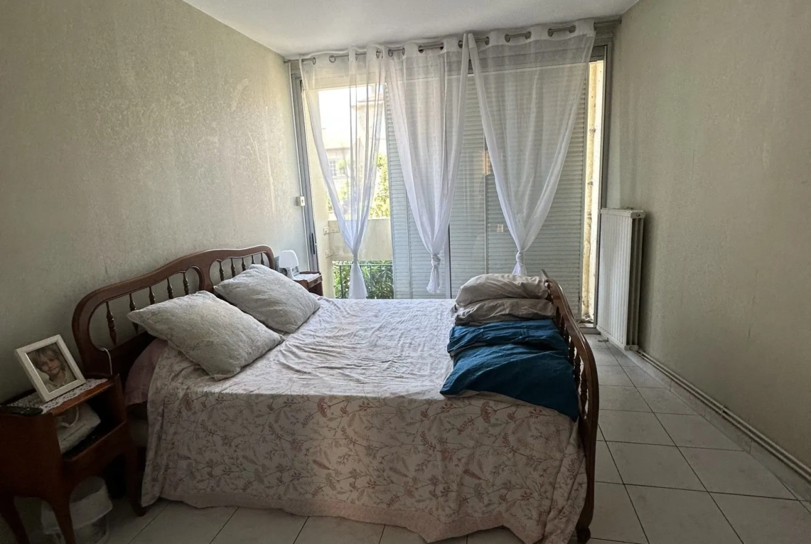 Appartement T3 avec terrasse à Béziers – Spacieux et lumineux 