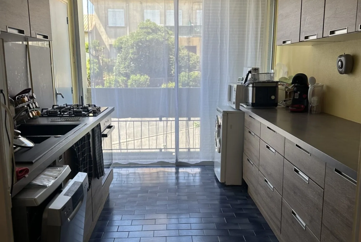 Appartement T3 avec terrasse à Béziers – Spacieux et lumineux 