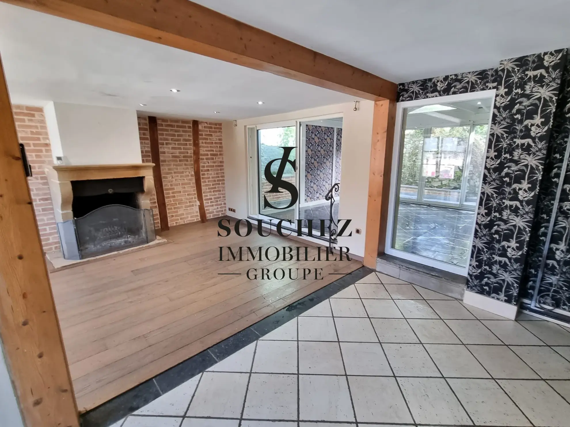Maison en pierres blanches rénovée à Mont-Saint-Eloi - Jardin et Veranda 