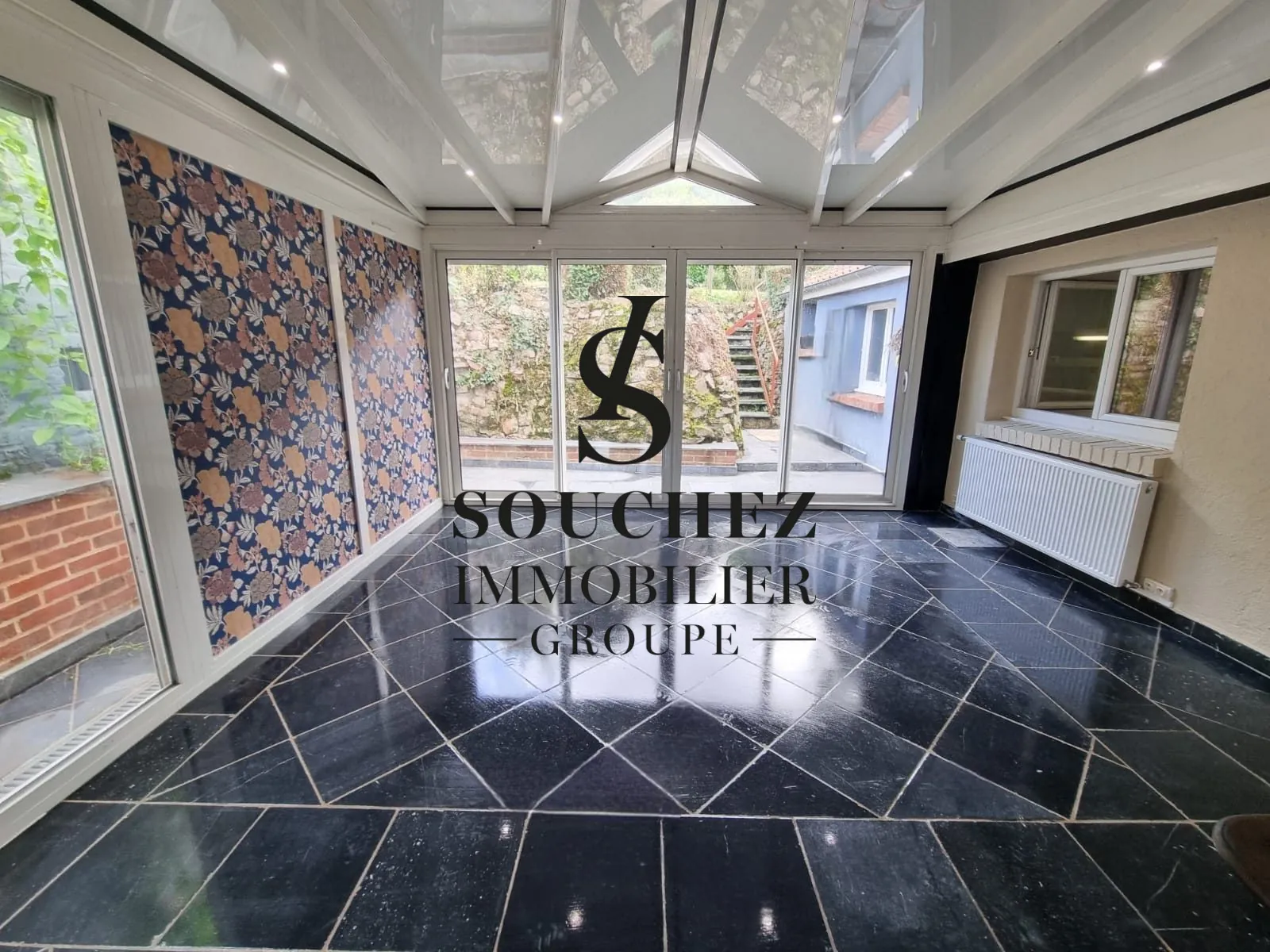 Maison en pierres blanches rénovée à Mont-Saint-Eloi - Jardin et Veranda 