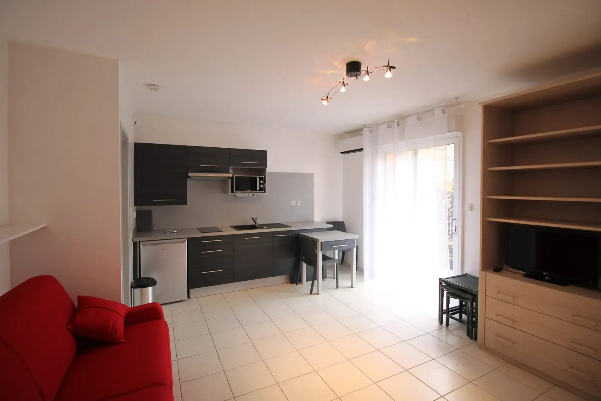 Appartement T1 meublé avec terrasse à Toulouse – Emplacement idéal en centre-ville 