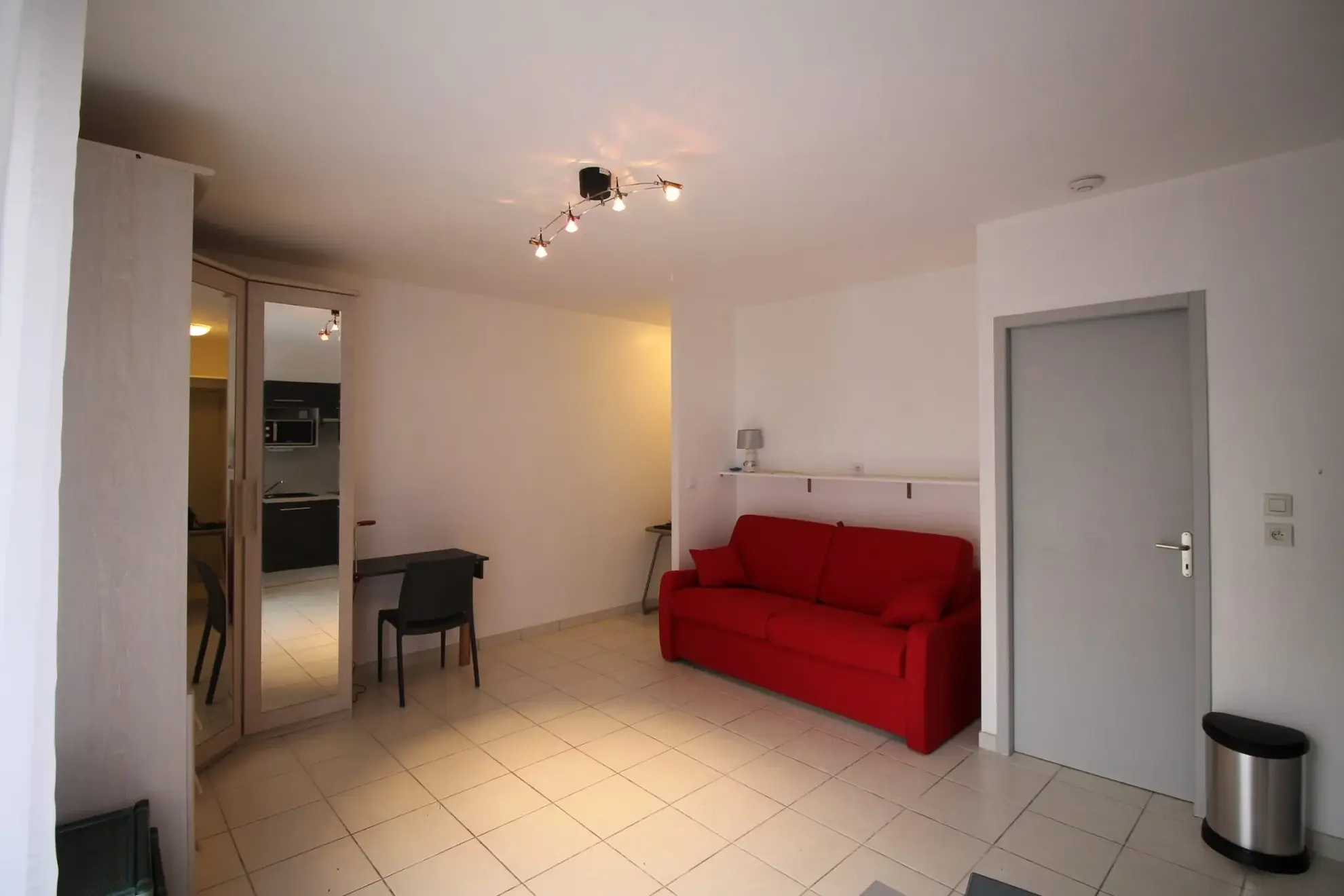 Appartement T1 meublé avec terrasse à Toulouse – Emplacement idéal en centre-ville 