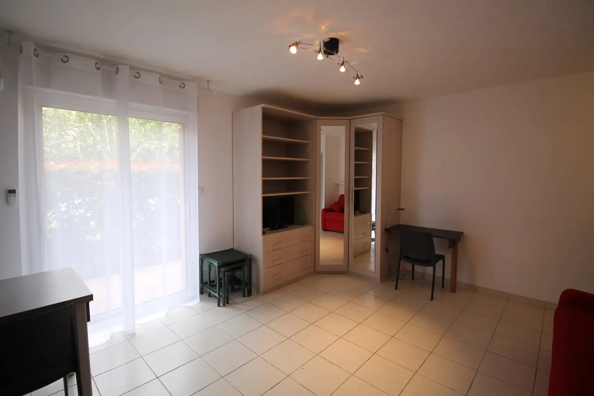 Appartement T1 meublé avec terrasse à Toulouse – Emplacement idéal en centre-ville 
