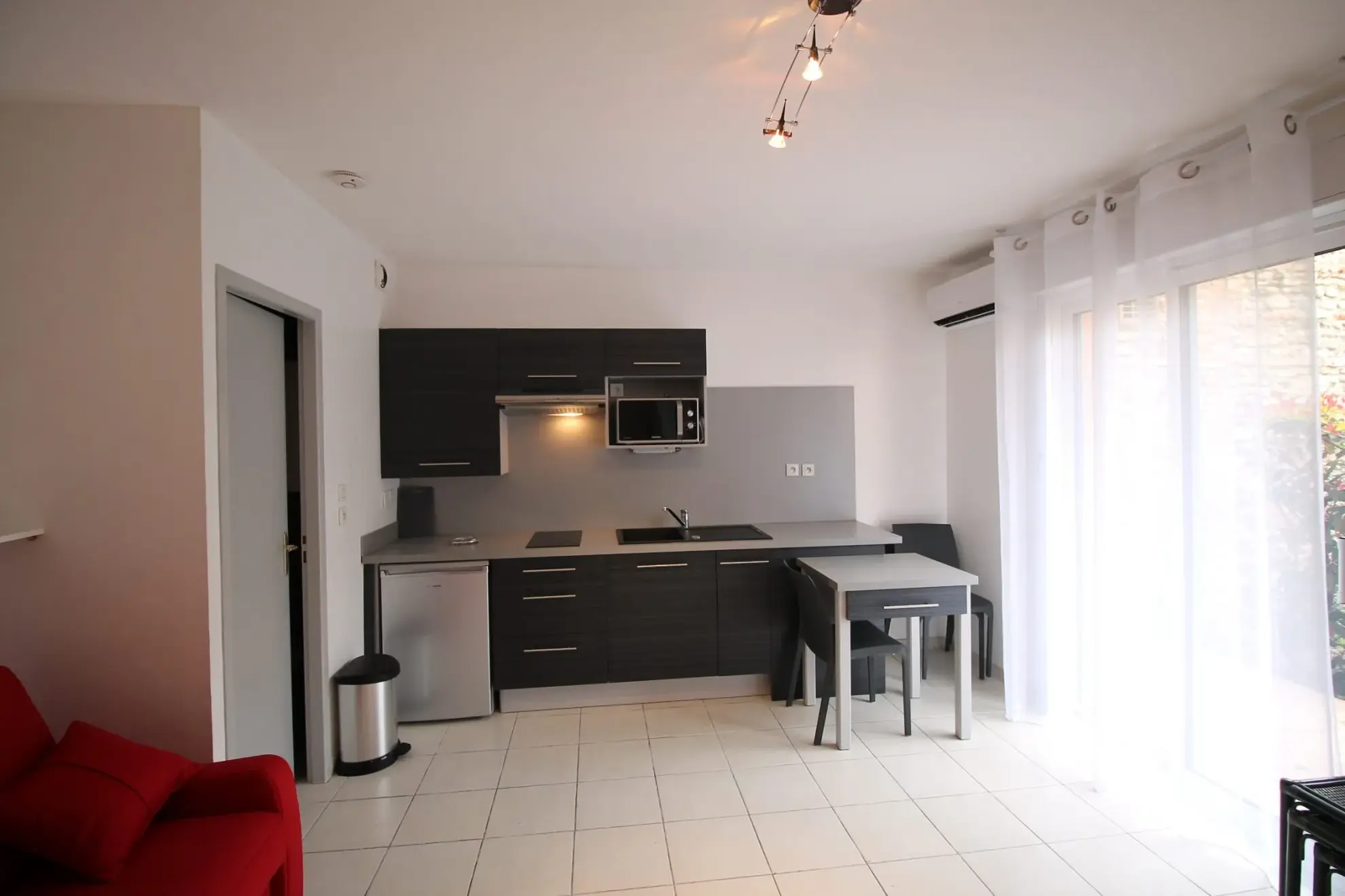 Appartement T1 meublé avec terrasse à Toulouse – Emplacement idéal en centre-ville 