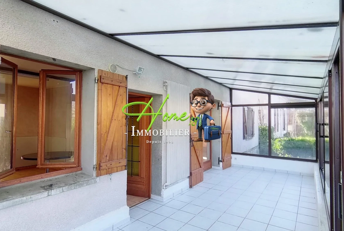Maison 7 pièces avec terrasse et jardin à Savigny-en-Septaine - Exclu 
