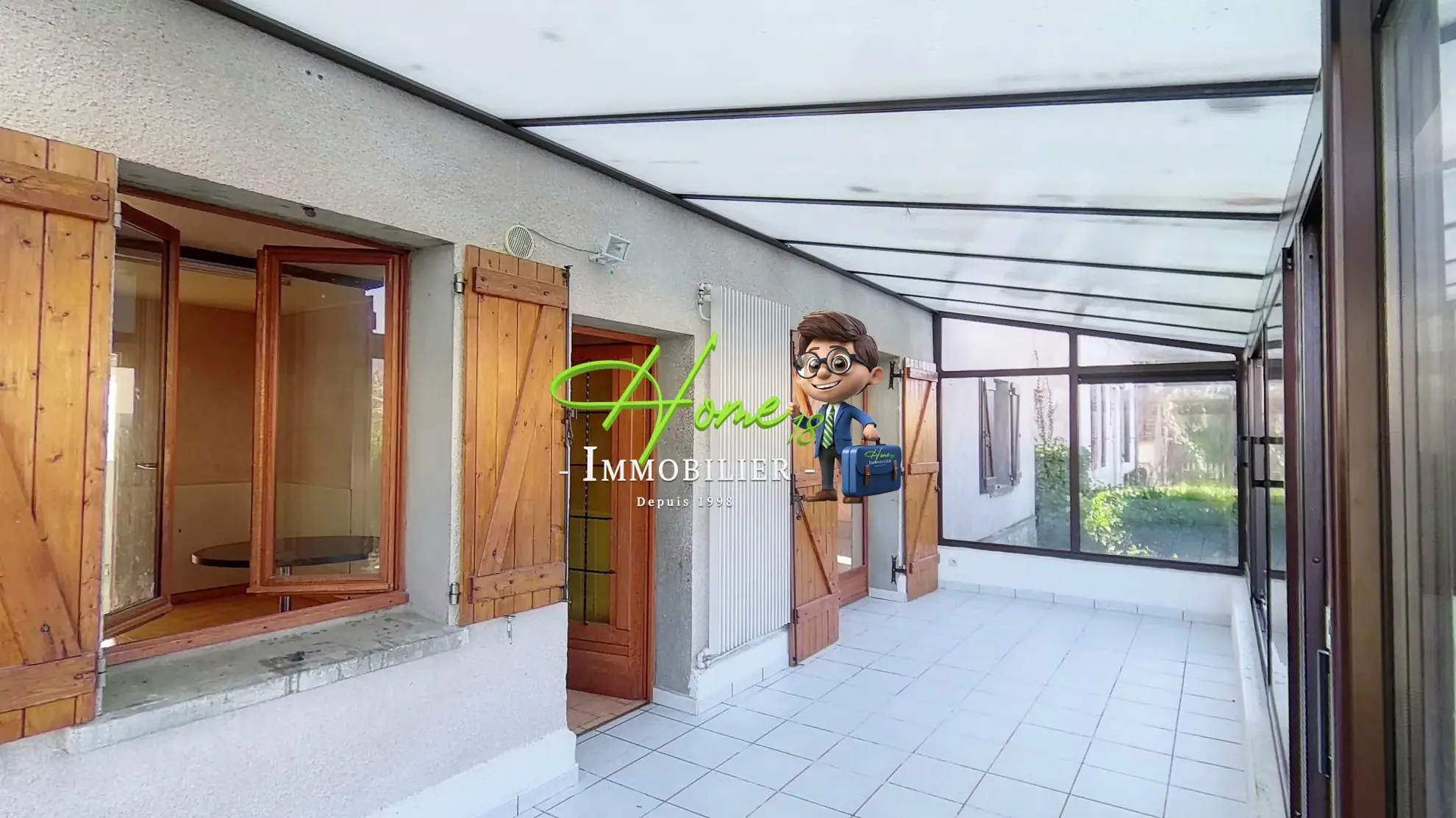 Maison 7 pièces avec terrasse et jardin à Savigny-en-Septaine - Exclu 
