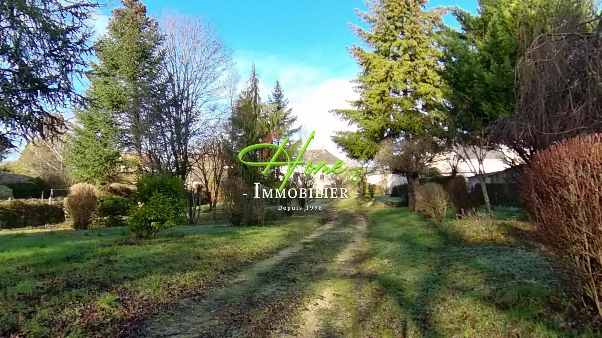 Maison 7 pièces avec terrasse et jardin à Savigny-en-Septaine - Exclu 