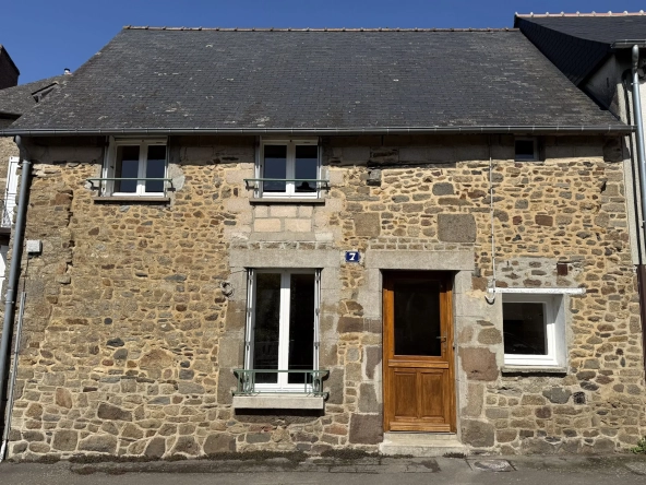 Maison de ville à Combourg de 93 m² avec jardin et potentiel