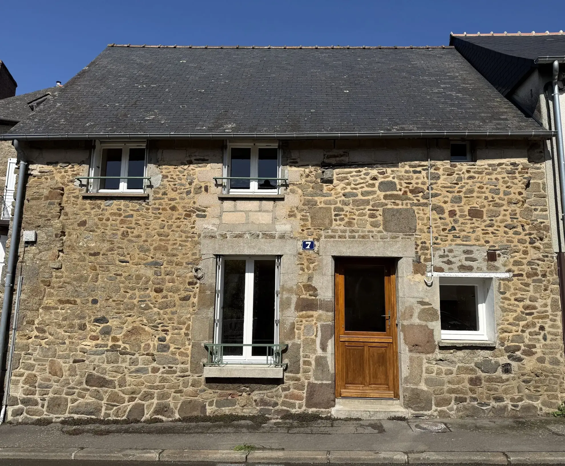 Maison de ville à Combourg de 93 m² avec jardin et potentiel 