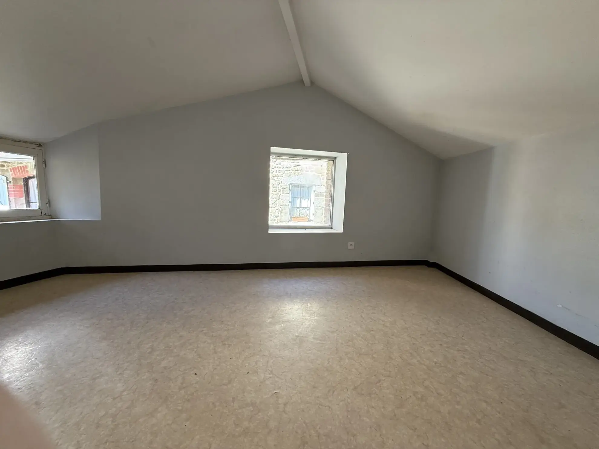 Maison de ville à Combourg de 93 m² avec jardin et potentiel 