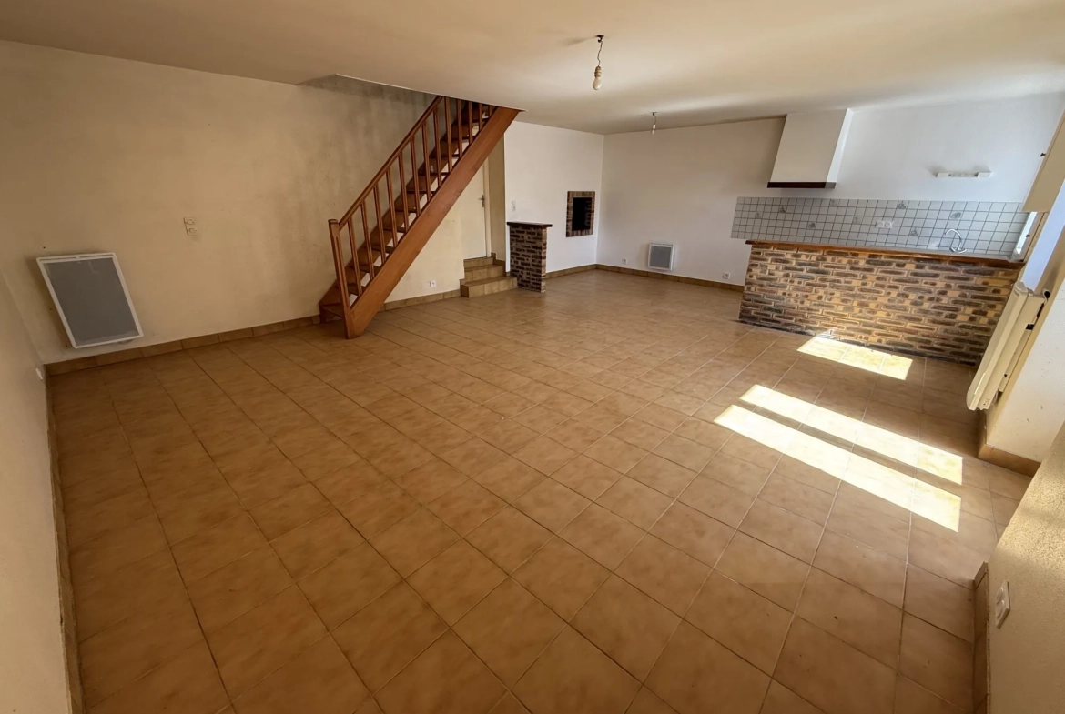 Maison de ville à Combourg de 93 m² avec jardin et potentiel 