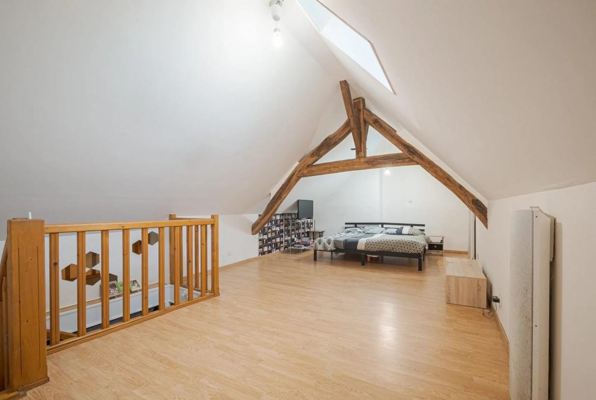 Maison en Pierre de 113m² à Chezy-en-Orxois - Authentique et Calme 