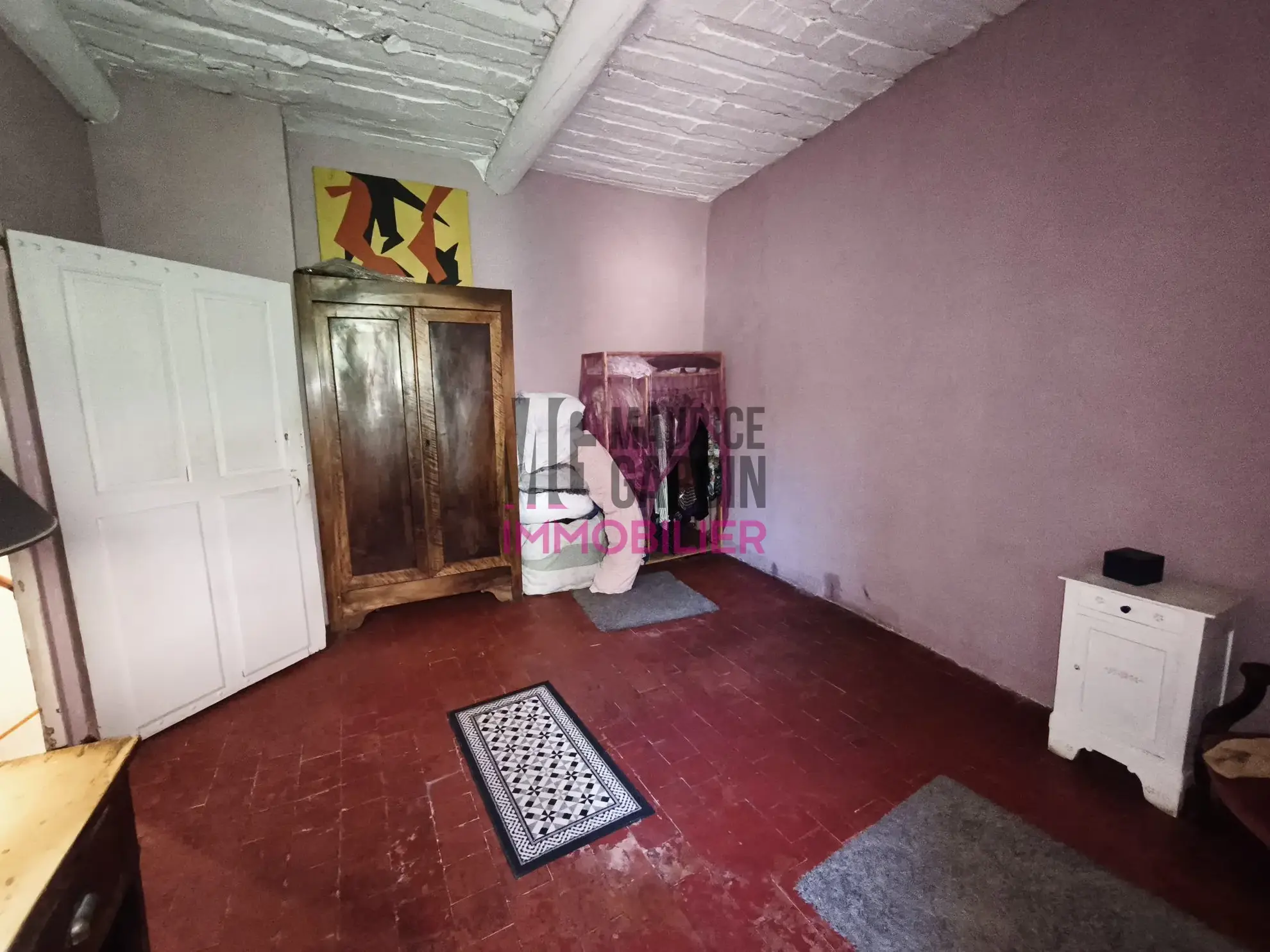 Maison de ville avec terrasse et garage à vendre à Caromb 