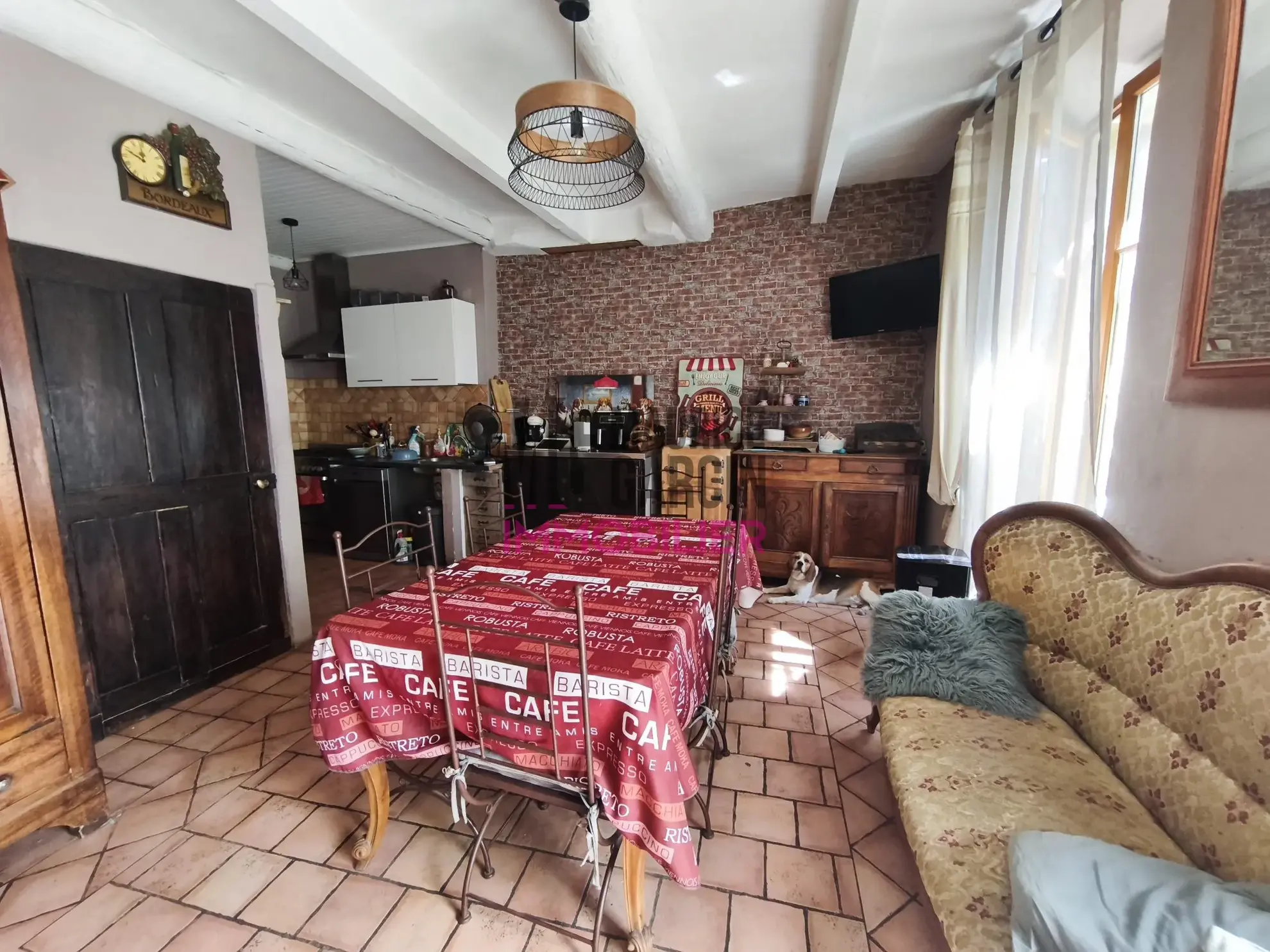 Maison de ville avec terrasse et garage à vendre à Caromb 