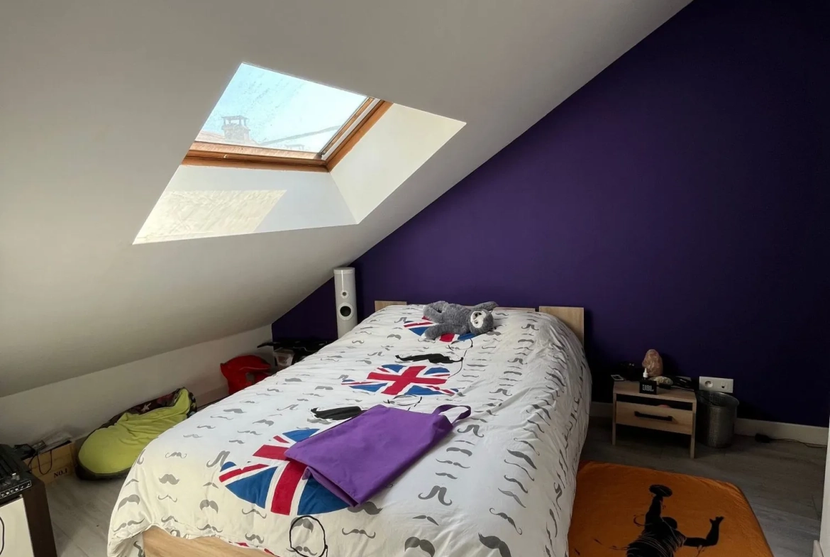 Appartement F3 bis avec terrasse à Yenne, centre-ville 