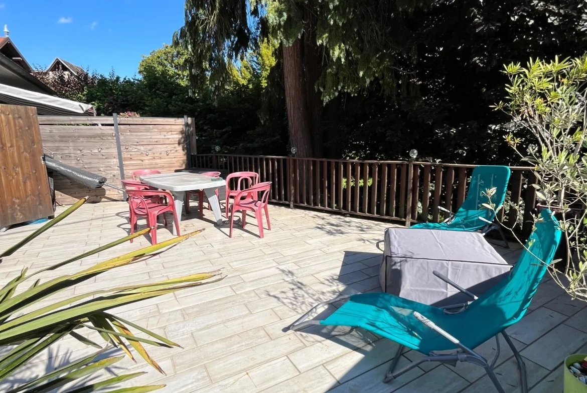 Appartement F3 bis avec terrasse à Yenne, centre-ville 