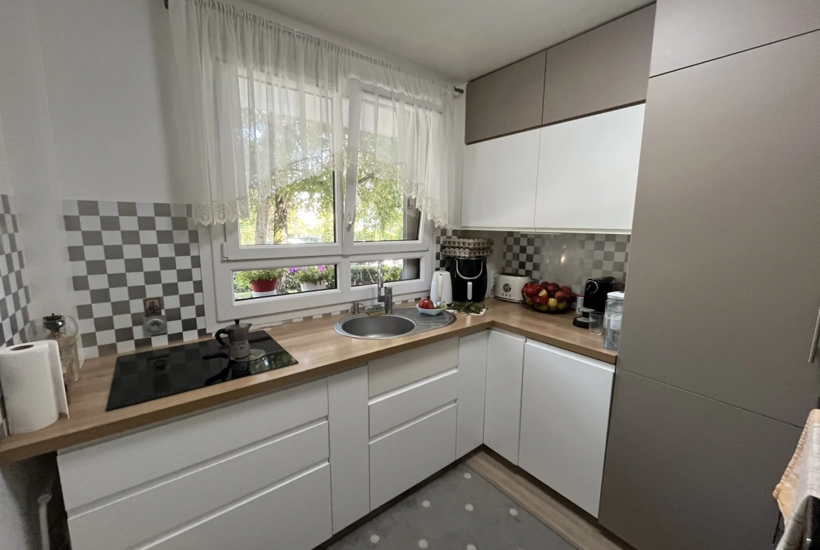 Appartement à vendre à Fontenay-le-Fleury, 59 m², 2 chambres, centre-ville 