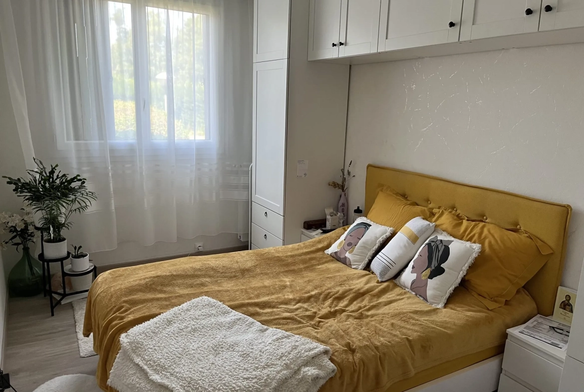 Appartement à vendre à Fontenay-le-Fleury, 59 m², 2 chambres, centre-ville 