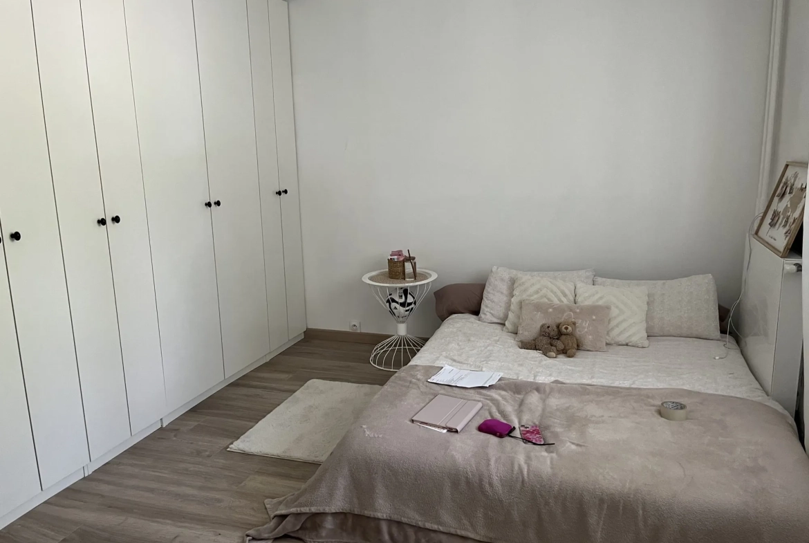 Appartement à vendre à Fontenay-le-Fleury, 59 m², 2 chambres, centre-ville 