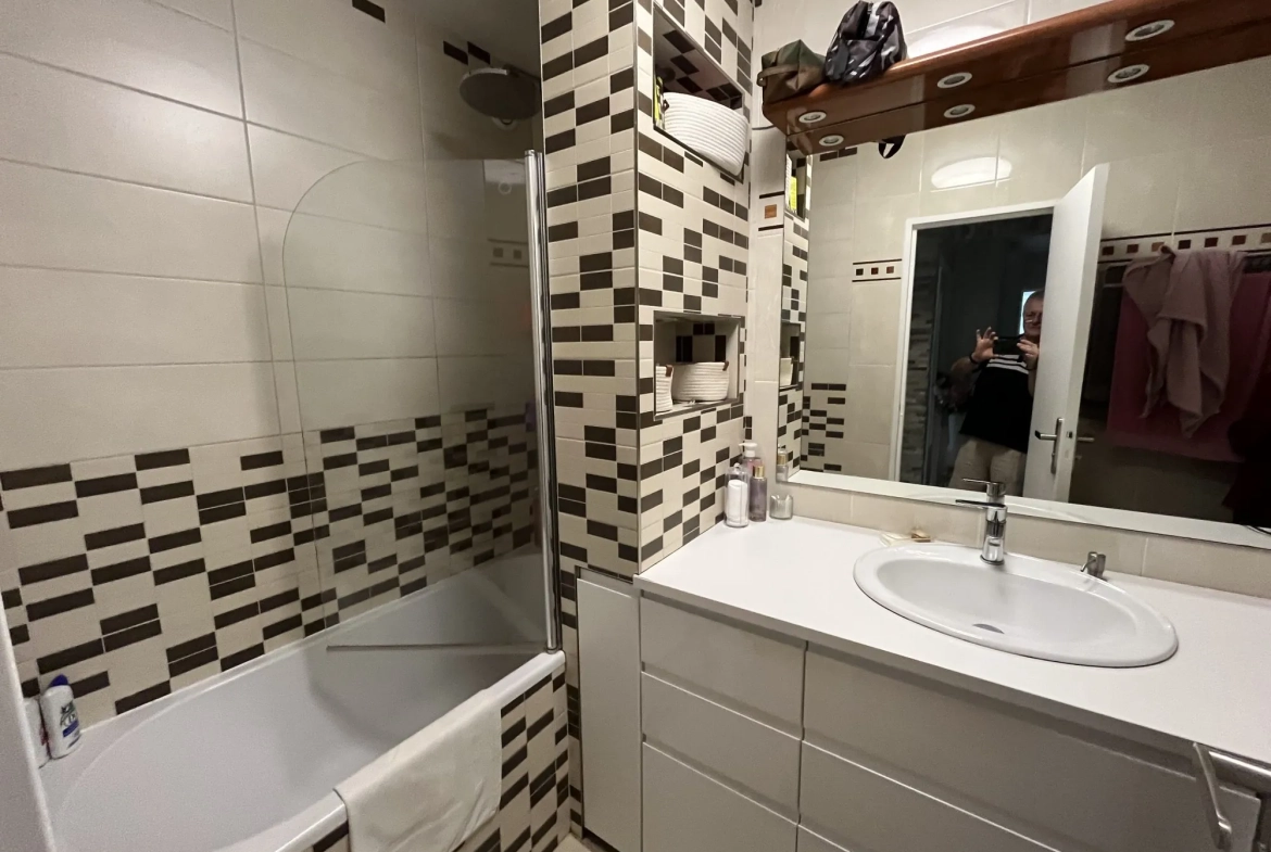 Appartement à vendre à Fontenay-le-Fleury, 59 m², 2 chambres, centre-ville 