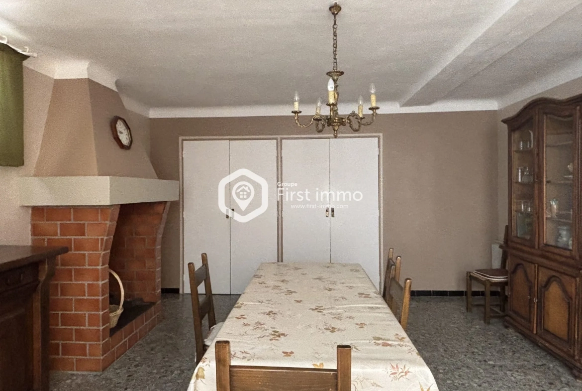 Maison de village à vendre à Saint-Féliu-d'Avall avec garage et terrasse 
