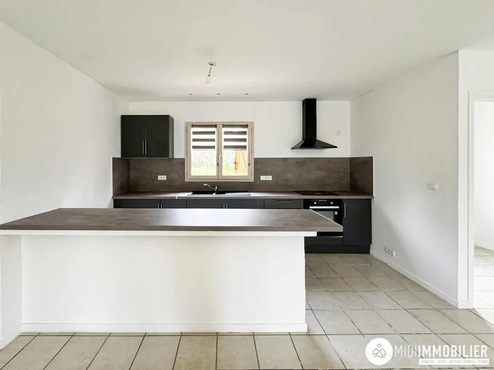 Maison de campagne rénovée à Monestiés – 103 m² avec grand terrain et garage 