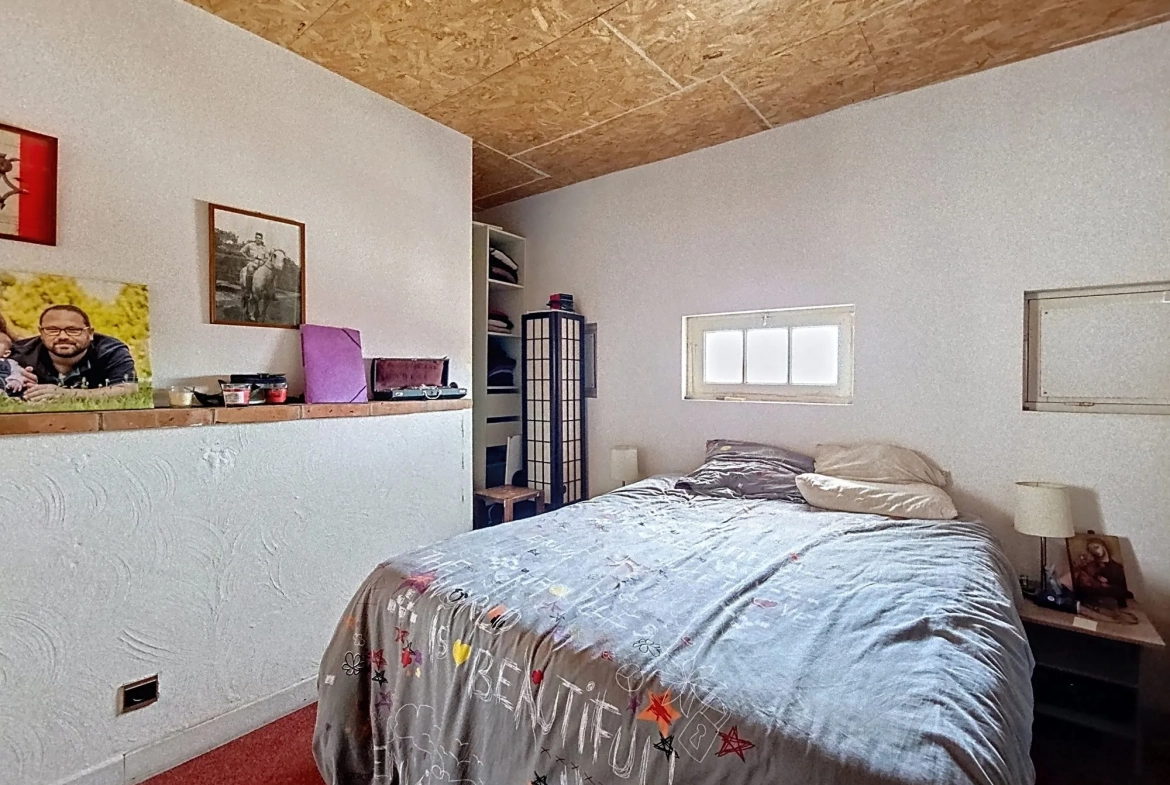 À vendre maison de ville à Lanta - 67 m², 3 niveaux, balcon, à rénover 